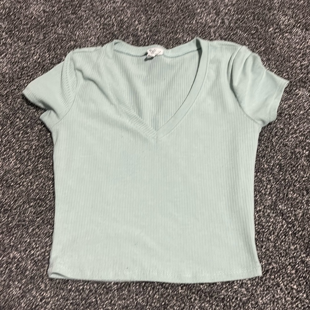 Mint Tilly’s v crop